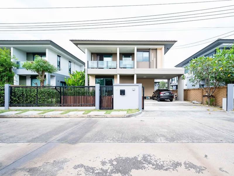 Single house for sale Burasiri Village Ring Road-On Nut