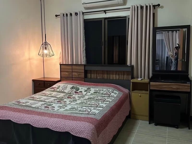 6 Bed House for Rent in San Sai
