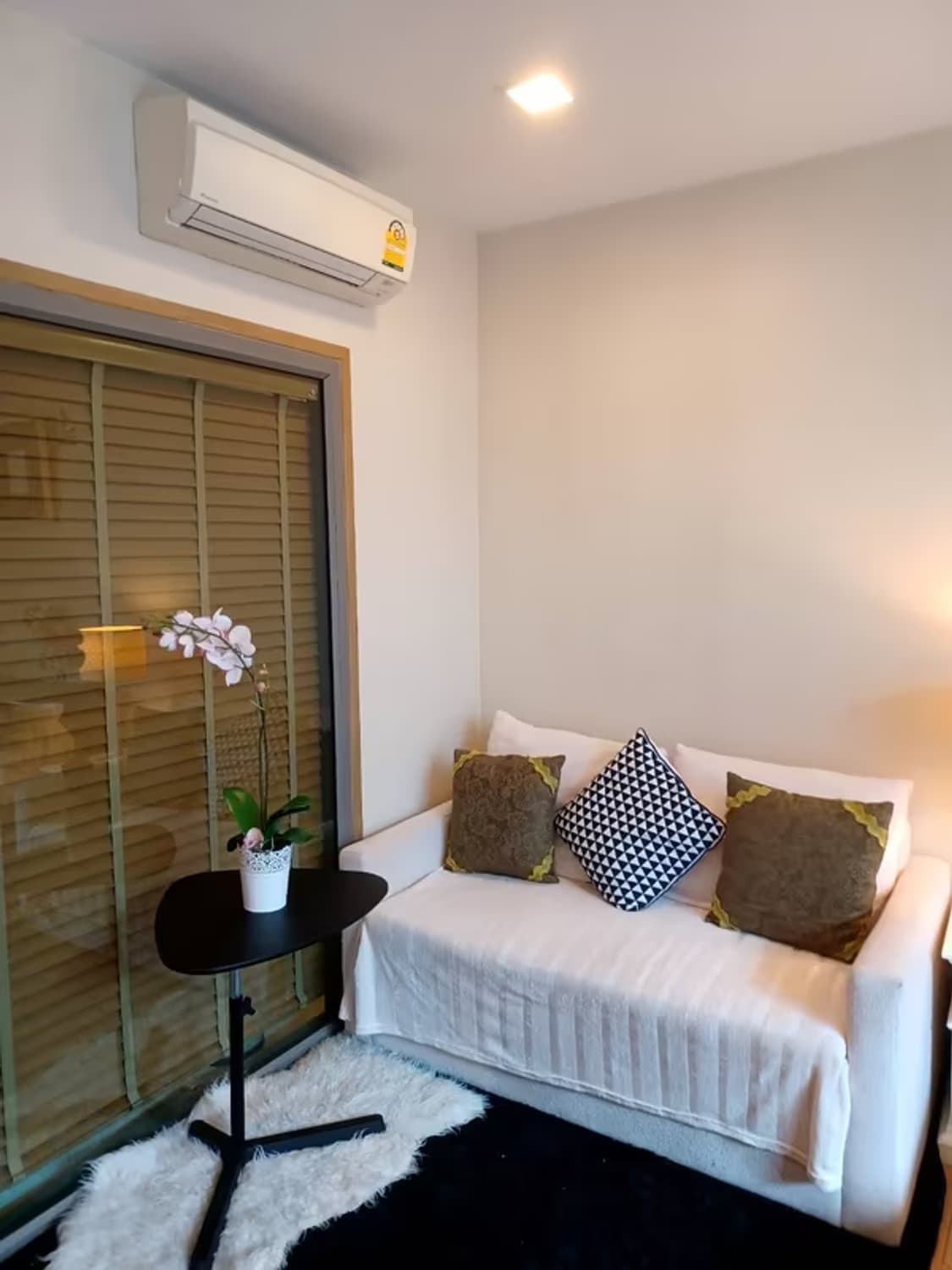 Condo for Rent at Quad Sathon - Image 11