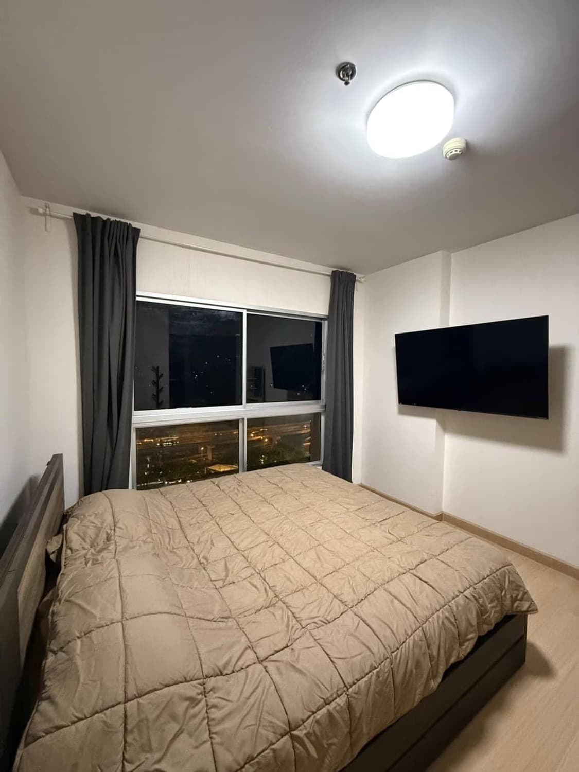 1 Bed Condo for Sale in Huai Khwang - Image 3