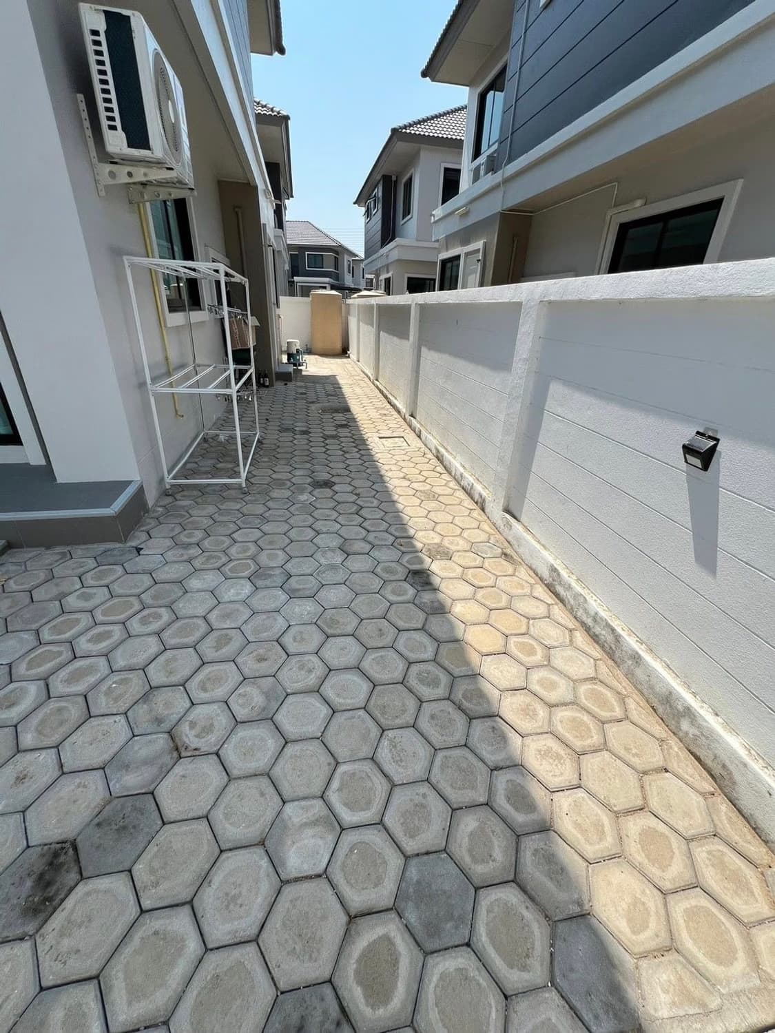 3 Bed House for Rent in San Kamphaeng - Image 7