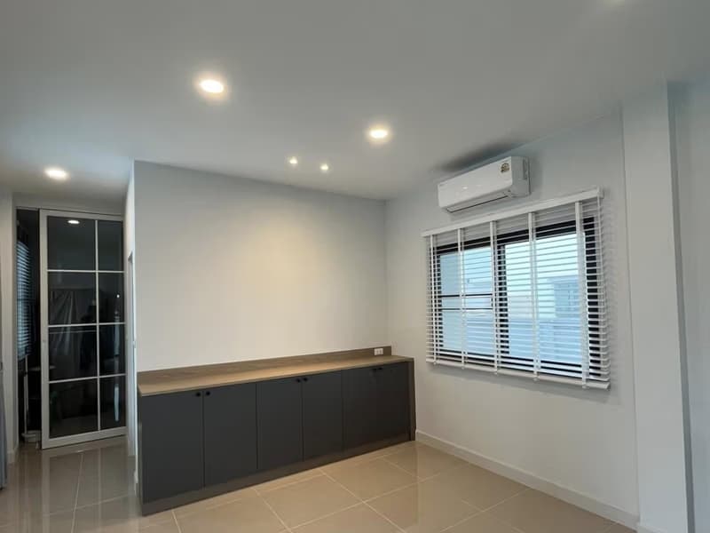 3 Bed House for Rent and Sale in Bang Phli