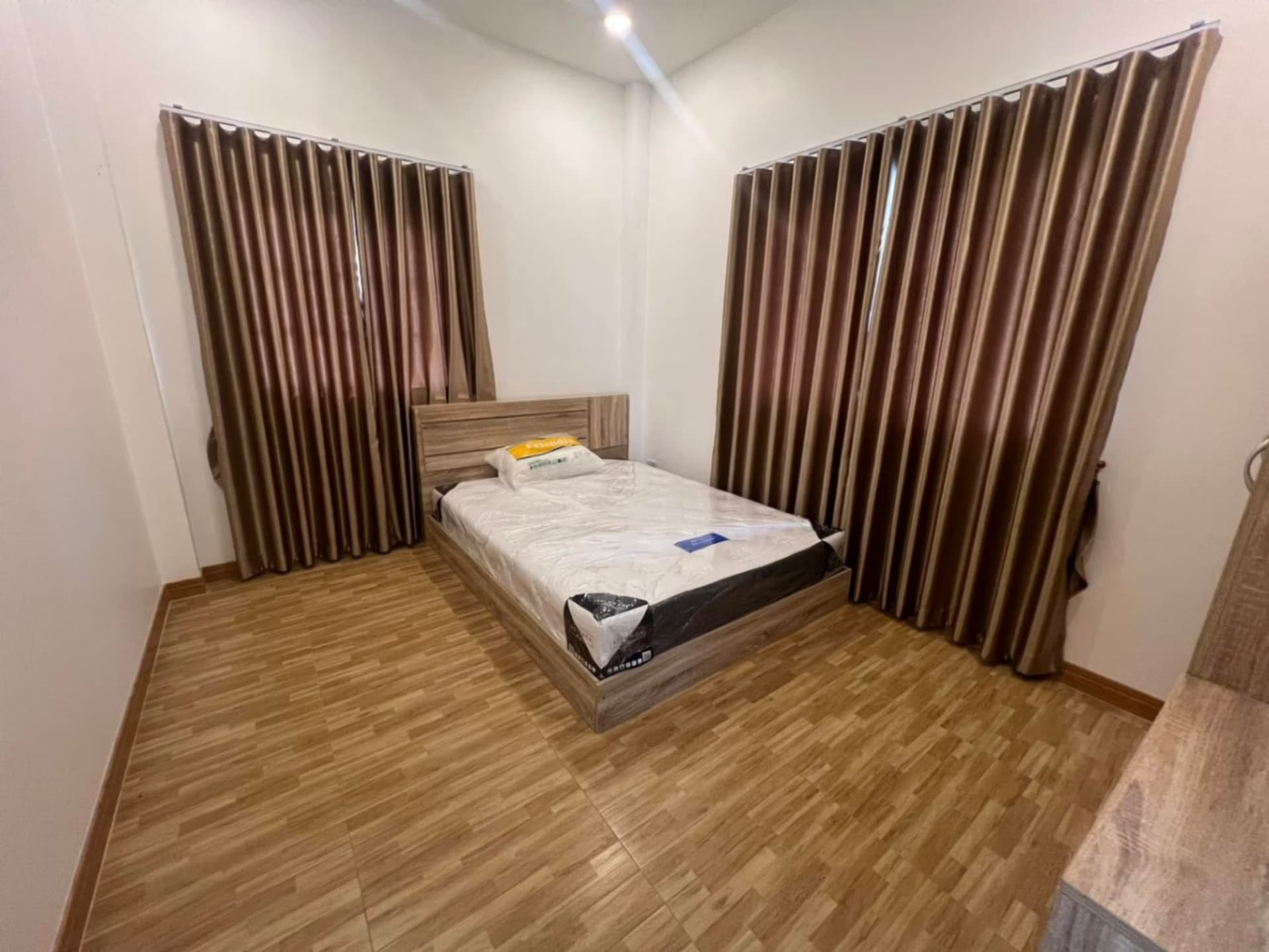 3 Bed House for Rent in Saraphi District - Image 7