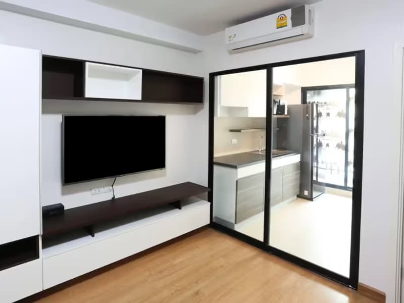 1 Bedroom Condo