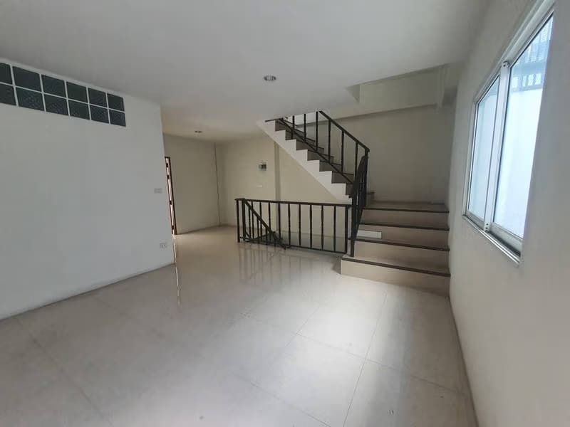 6 Bed Commercial for Rent and Sale in Yan Nawa