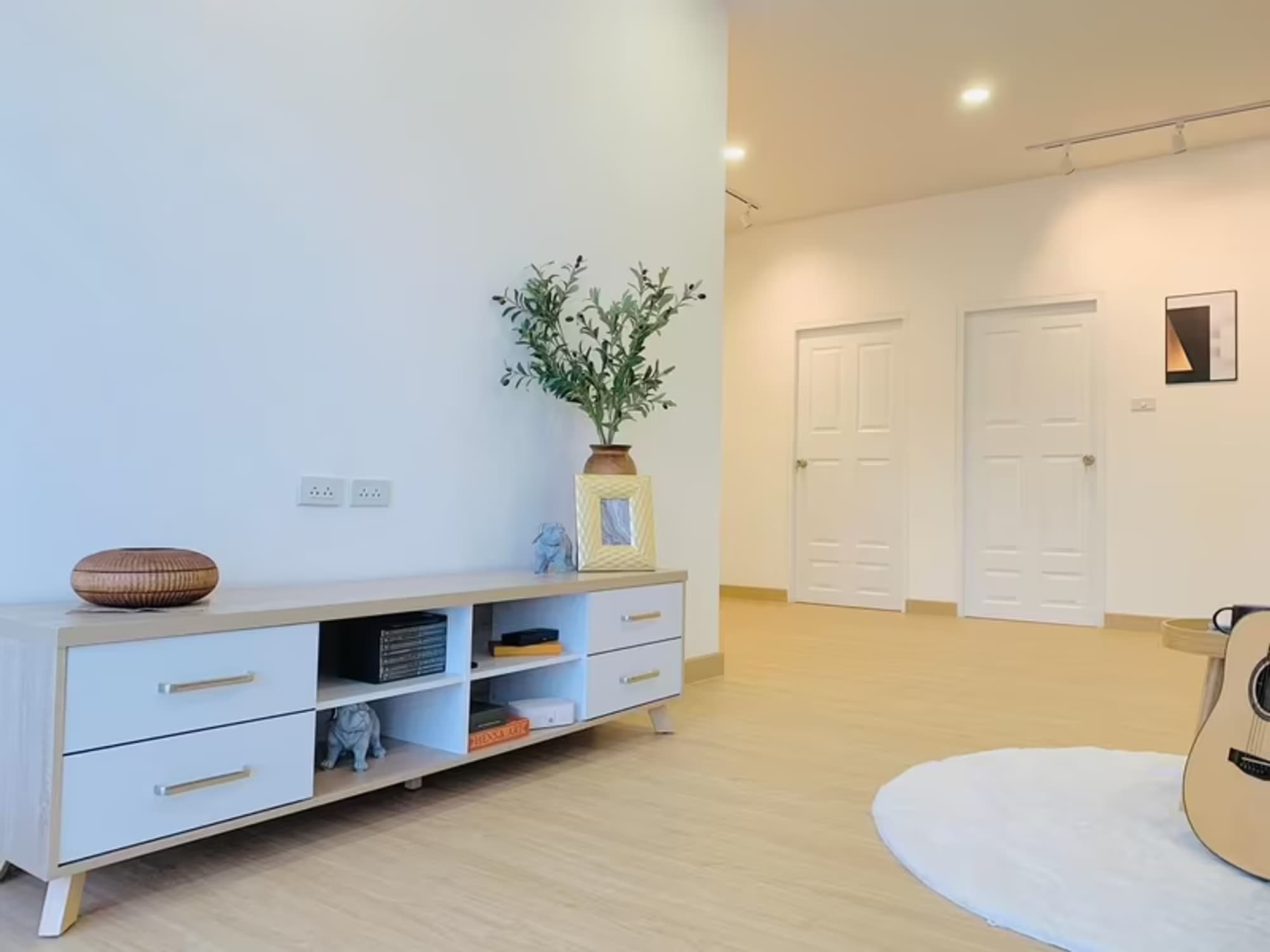 4 Bedroom House - Image 15