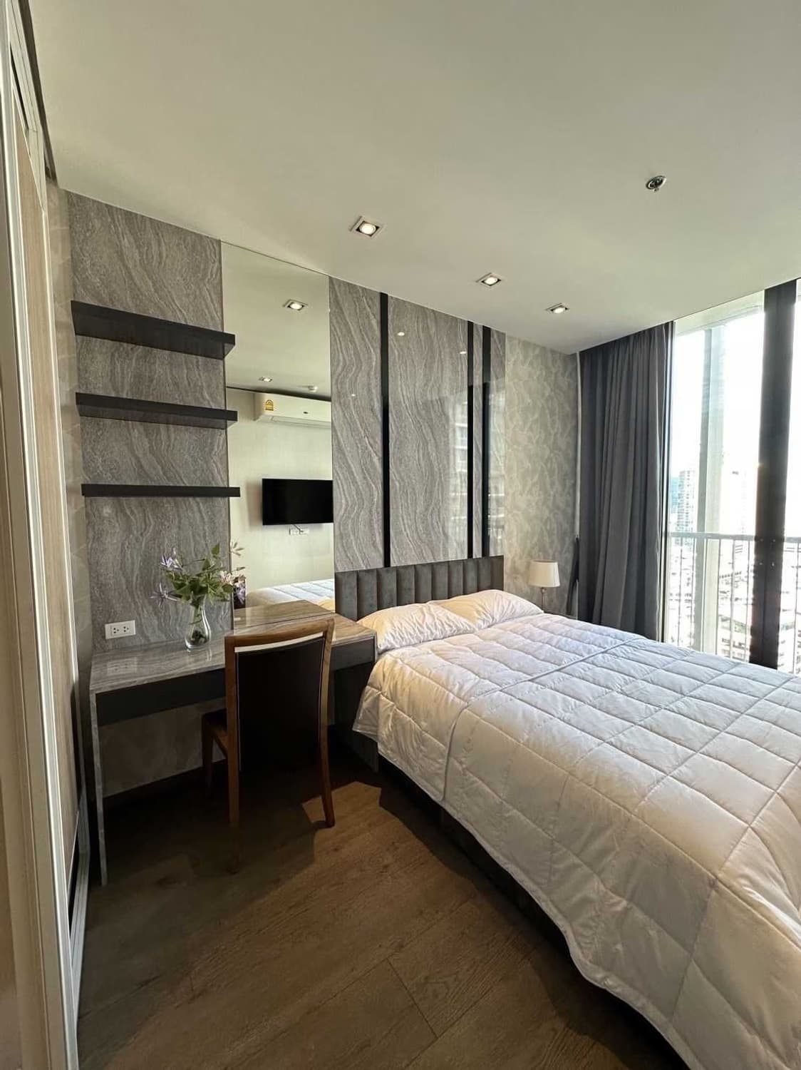 2 Bed Condo for Rent and Sale in Khlong Toei - Image 3