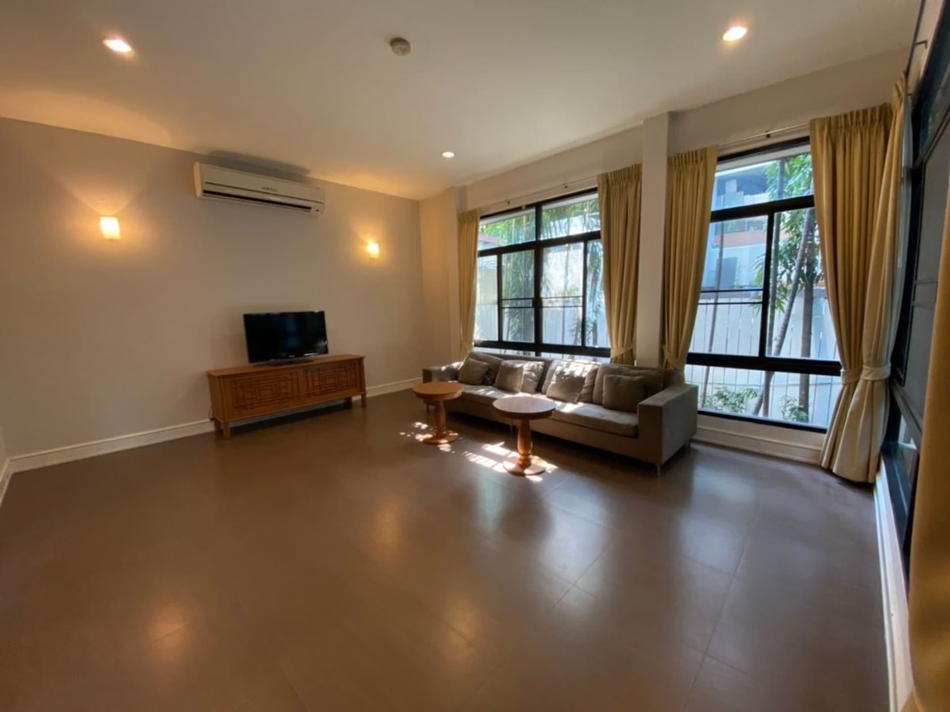 4 卧室 别墅 用于 出租 在 Khlong Toei - Image 2