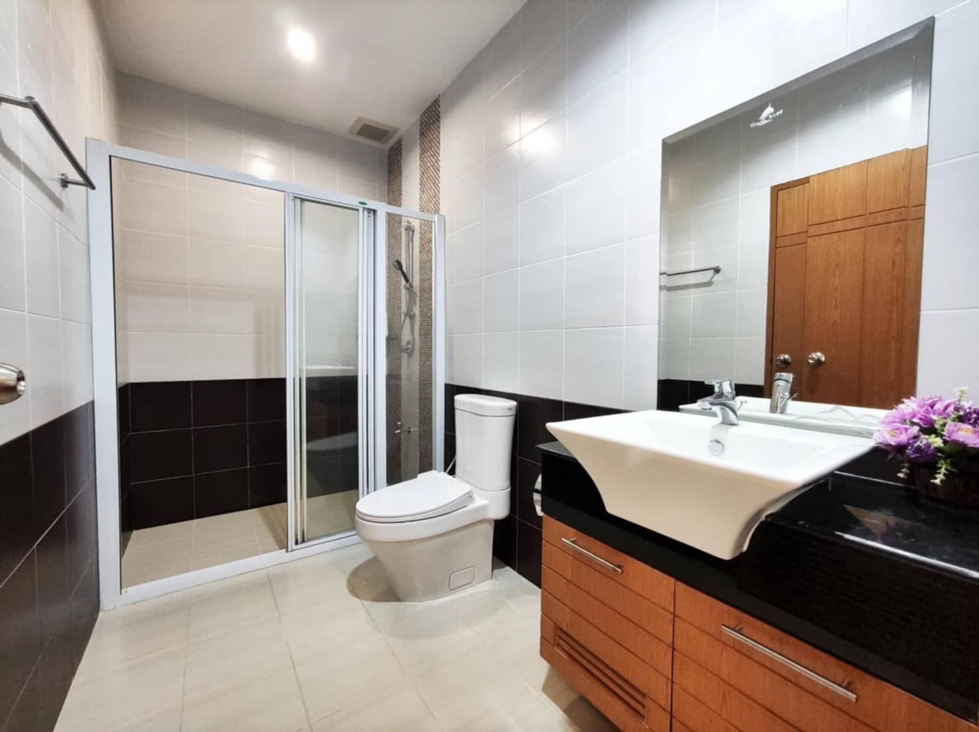 2 Bed Condo for Rent in Mueang Chiang Mai - Image 9