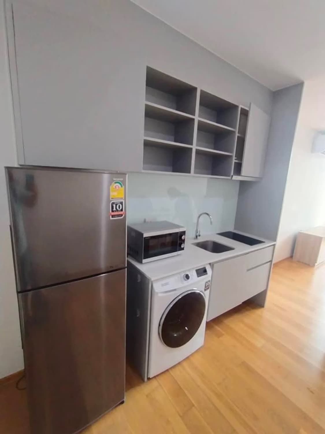 1 Bed Condo for Rent  Near Surasak BTS - Image 11