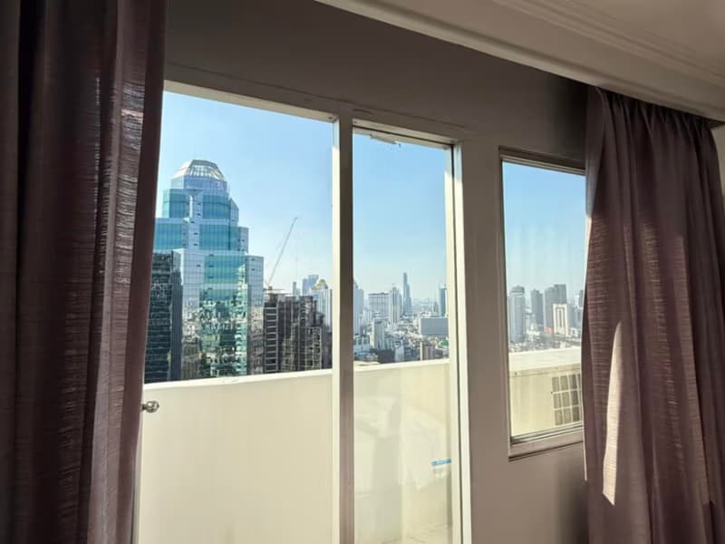 3 Bed Condo for Rent in Ratchathewi