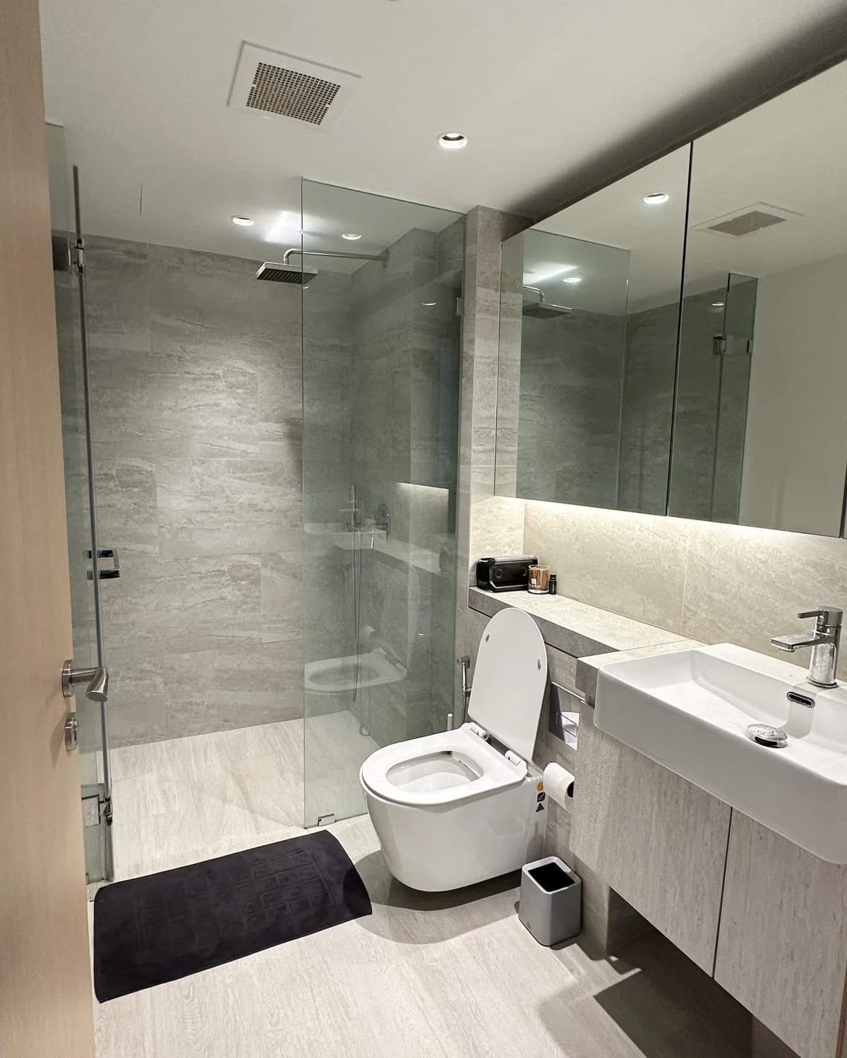 1 Bedroom Condo - Image 6