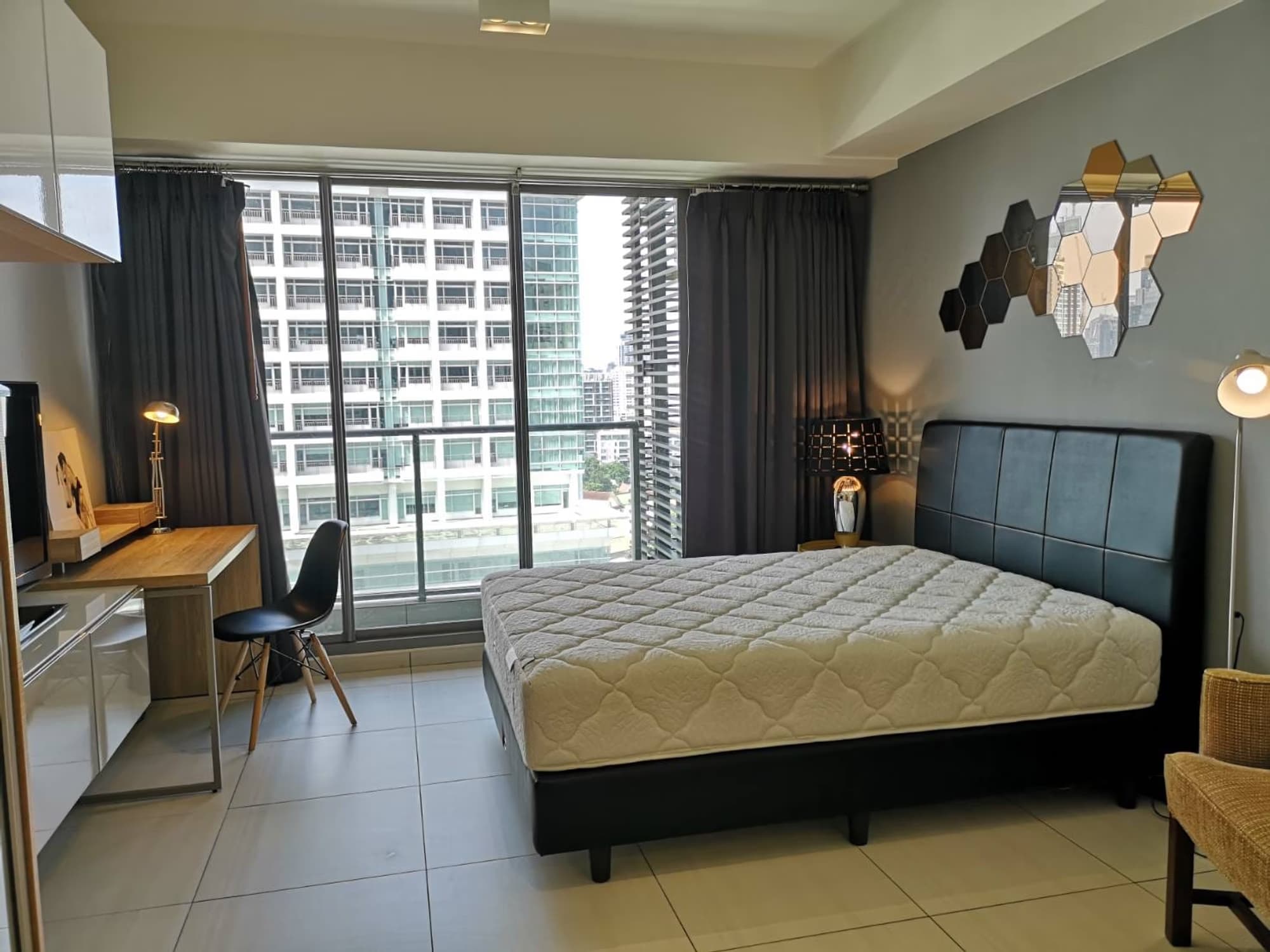 null ห้องนอน Condo สำหรับ จำหน่าย ใกล้ Ekkamai BTS - Image 1