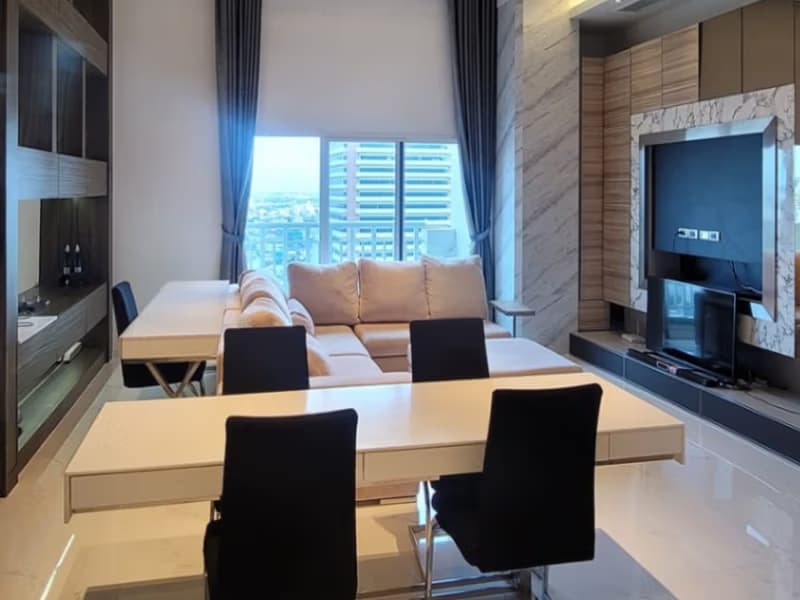 4 Bed Condo for Rent and Sale in Watthana