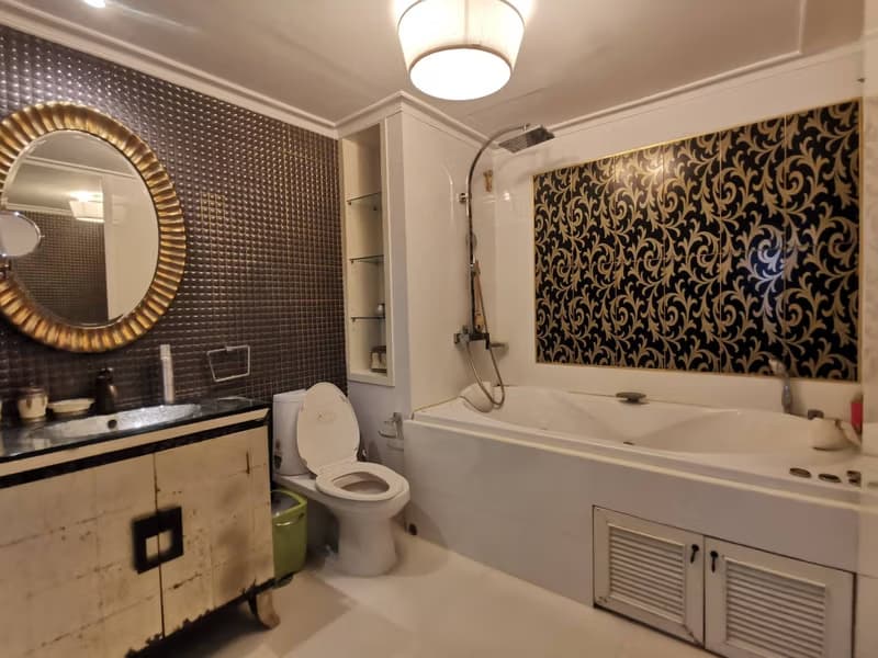 3 Bed Condo for Rent and Sale in Khlong Toei