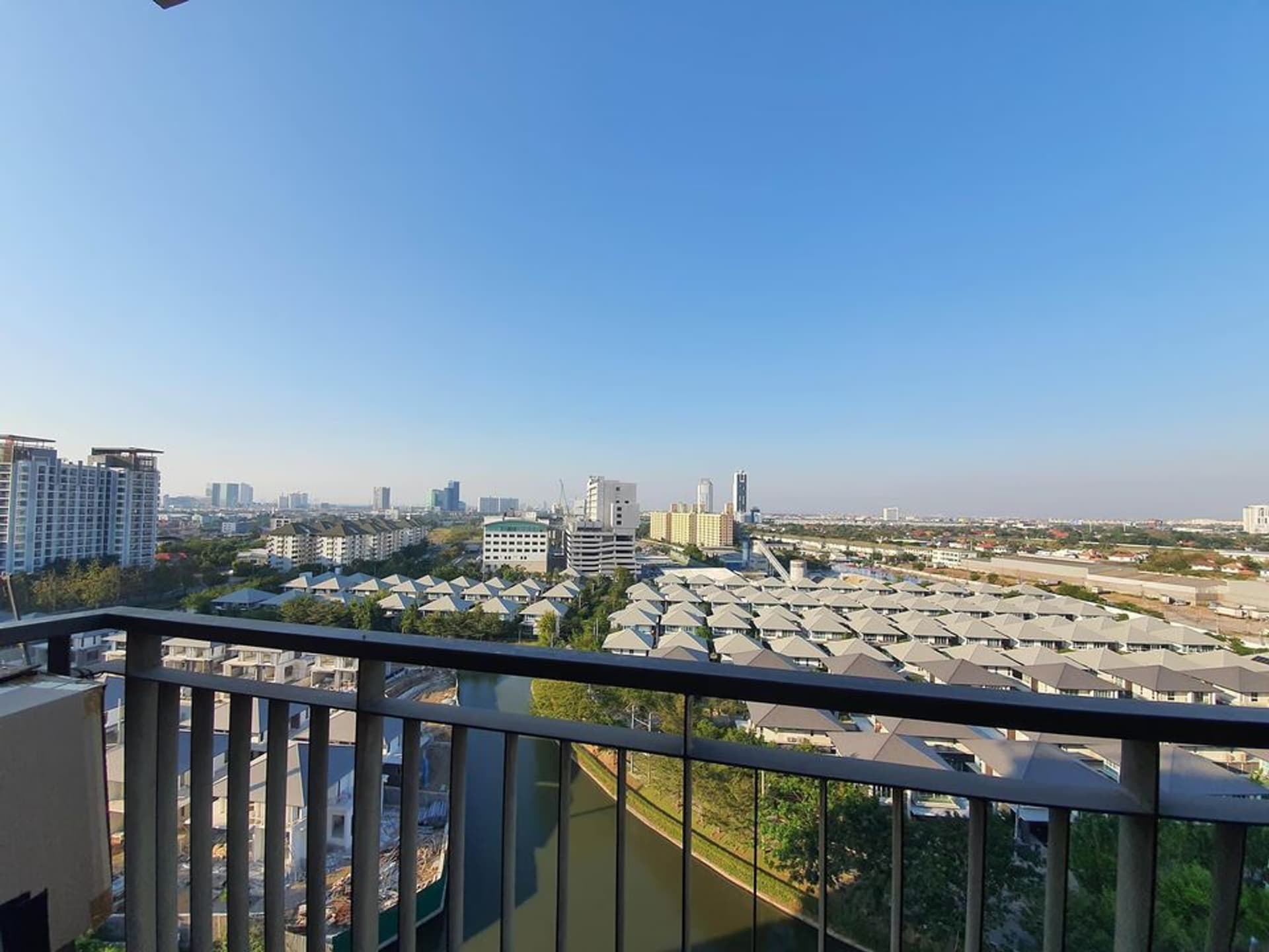Condo for Rent, Sale at The Parkland Srinakarin Lakeside - Image 6