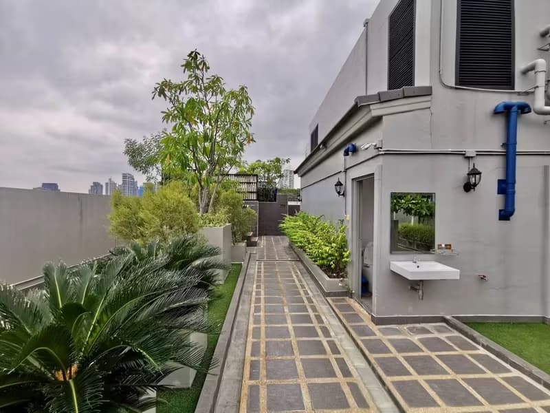 1 Bedroom Condo