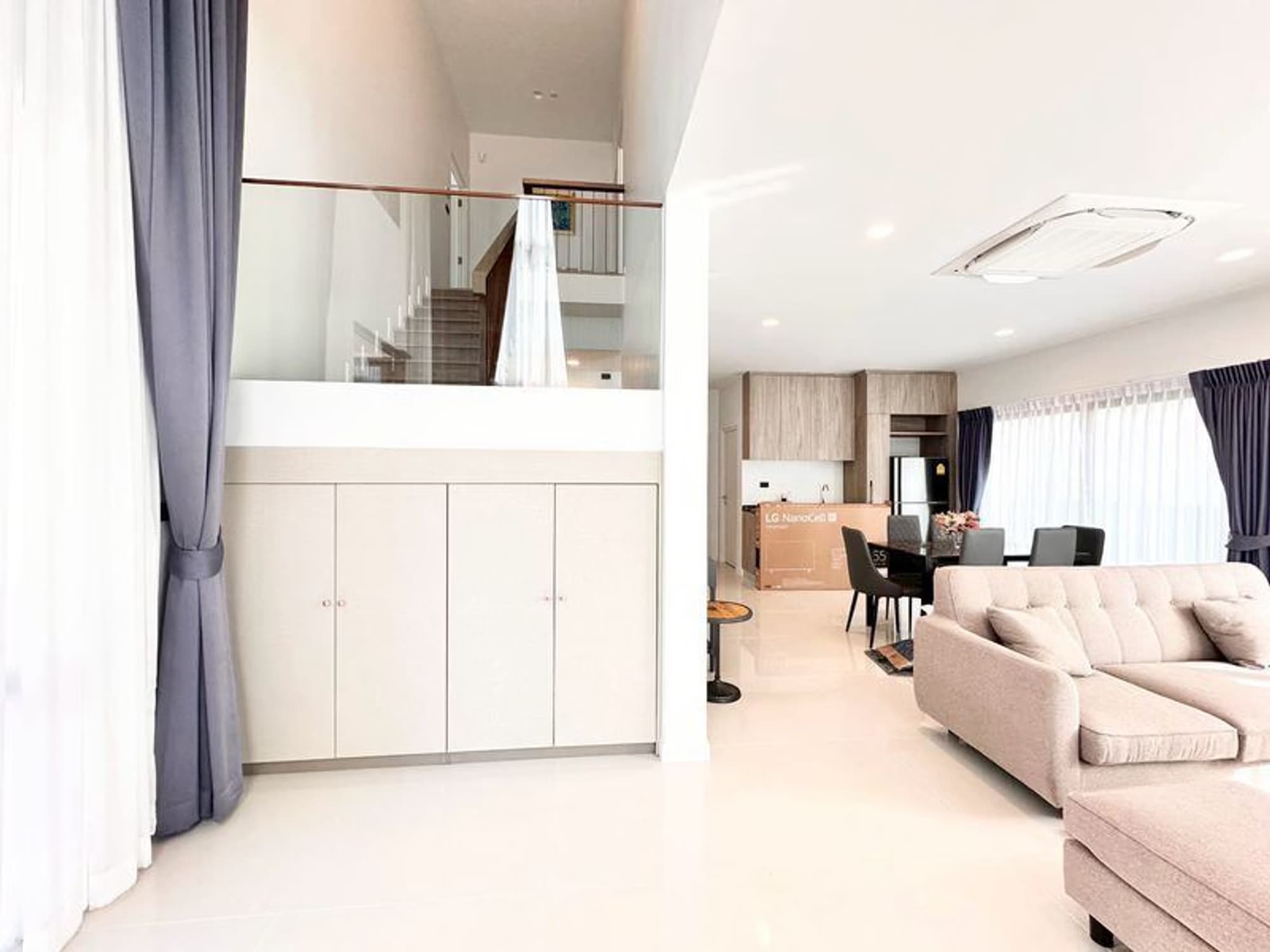 4 Bed House for Rent in Bang Kapi - Image 3