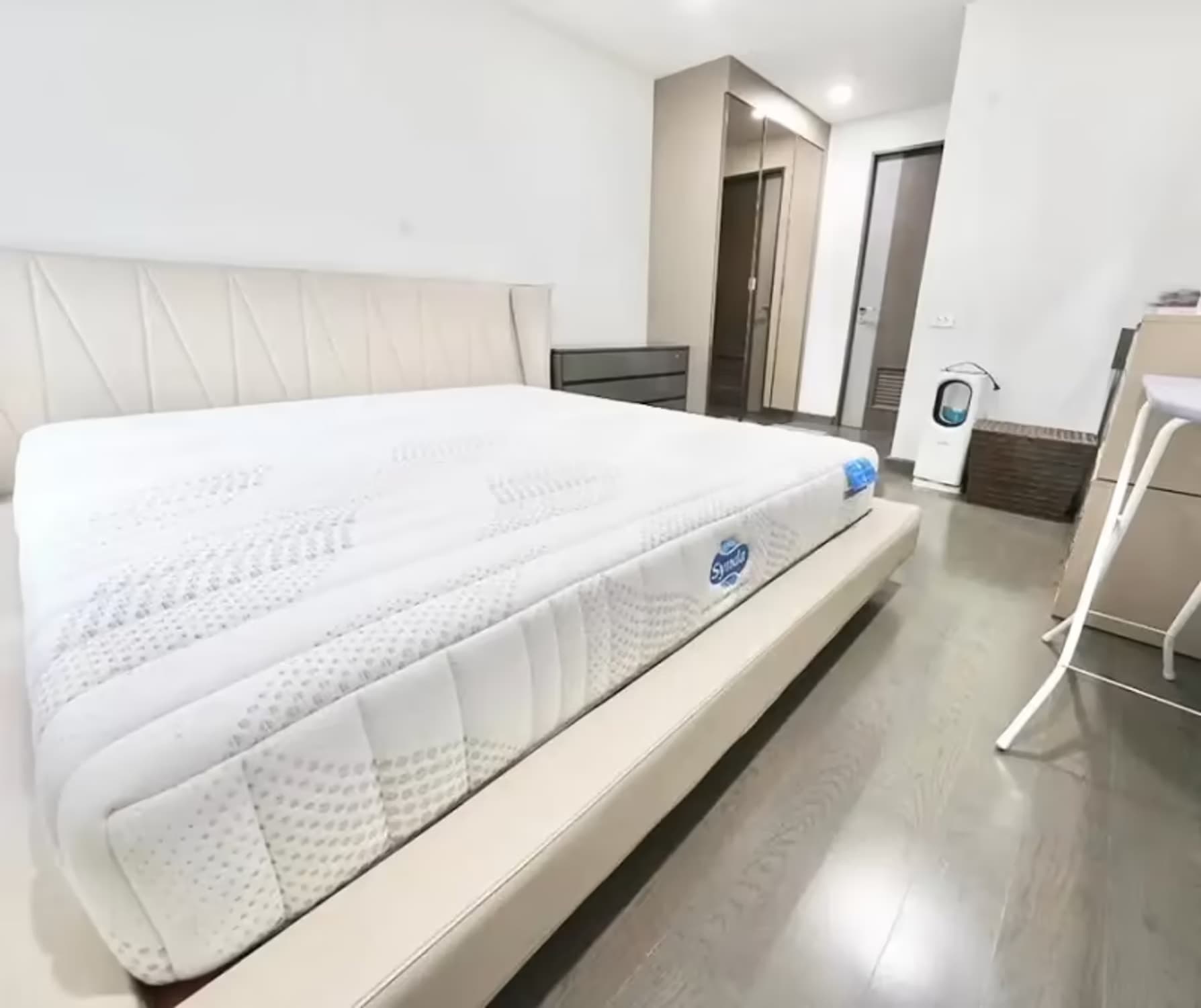 1 Bedroom Condo - Image 6