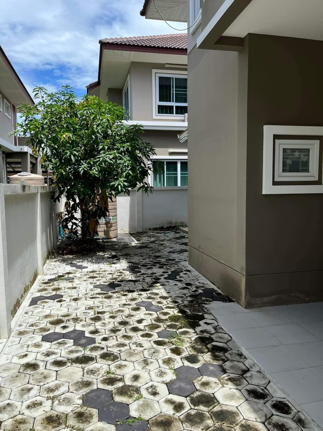  - Image 21