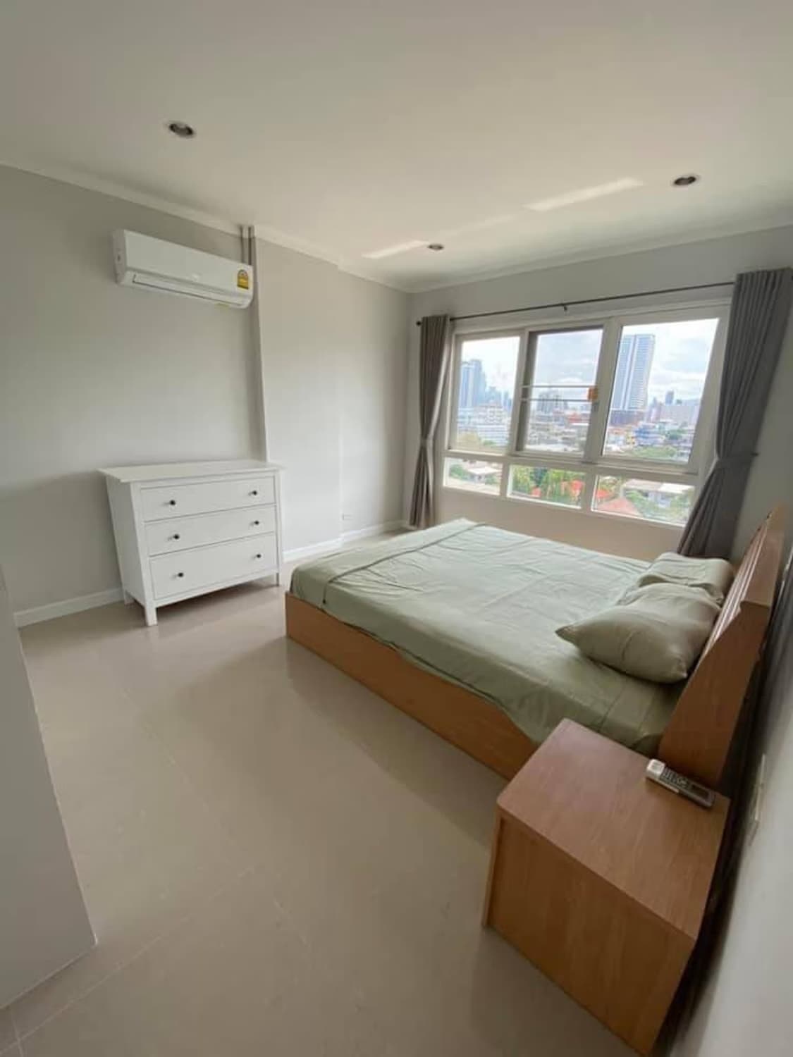 2 Bed Condo for Rent in Sathon - Image 4