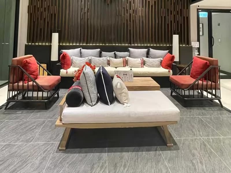 1 Bedroom Condo