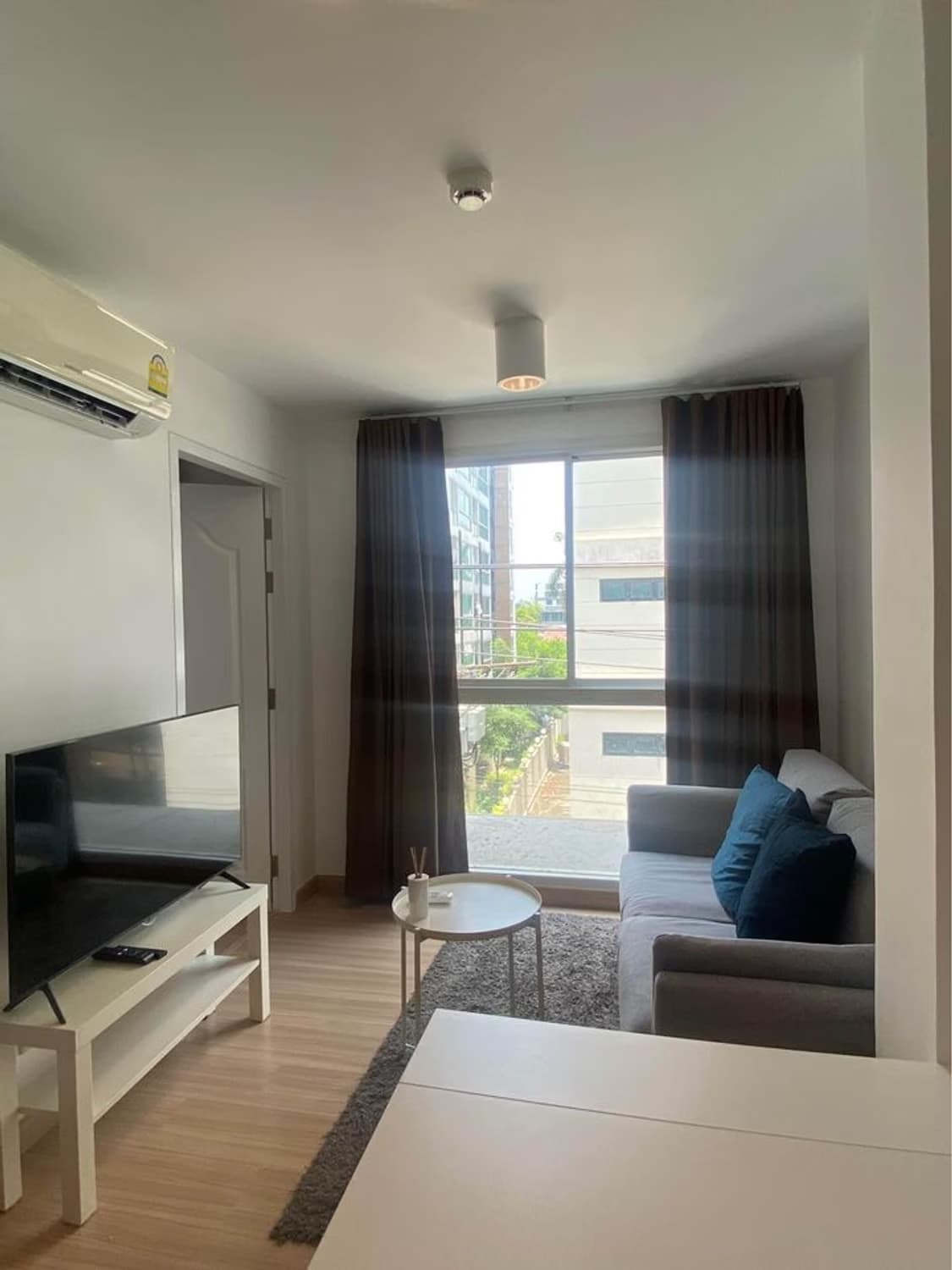 1 Bedroom Condo - Image 1