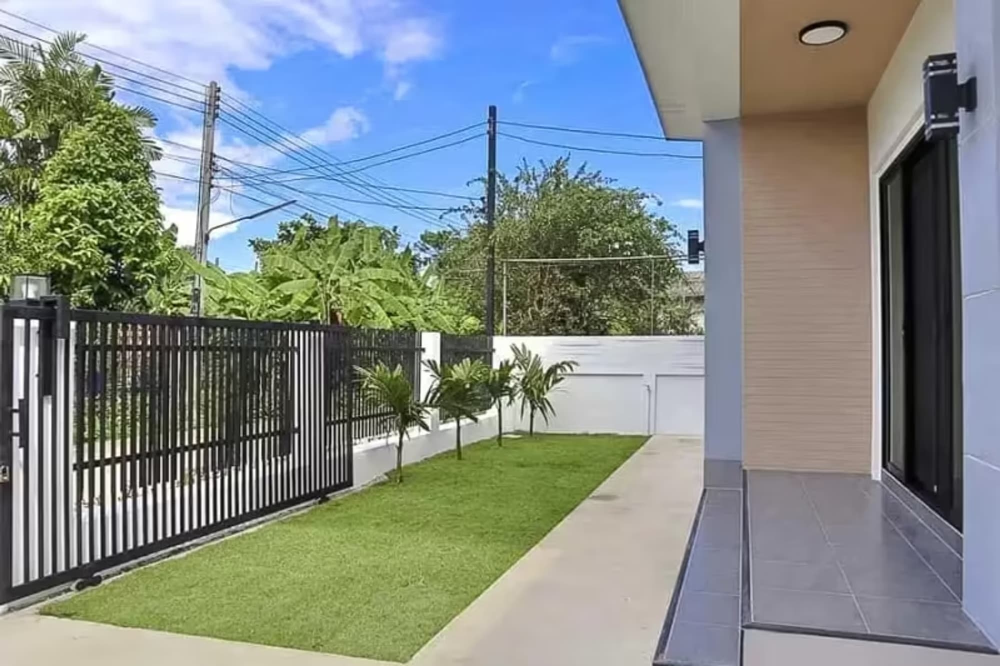 2 Bedroom House - Image 2
