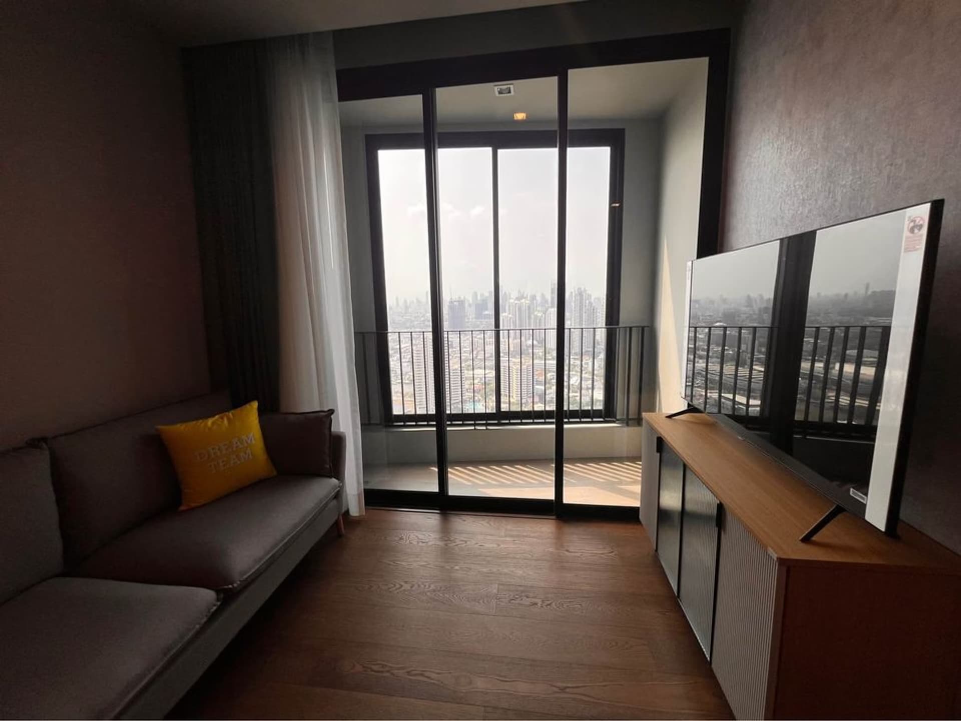  Ideo Q Sukhumvit 36 - 1 Bed Condo for Rented *IDEO10420 - Image 1