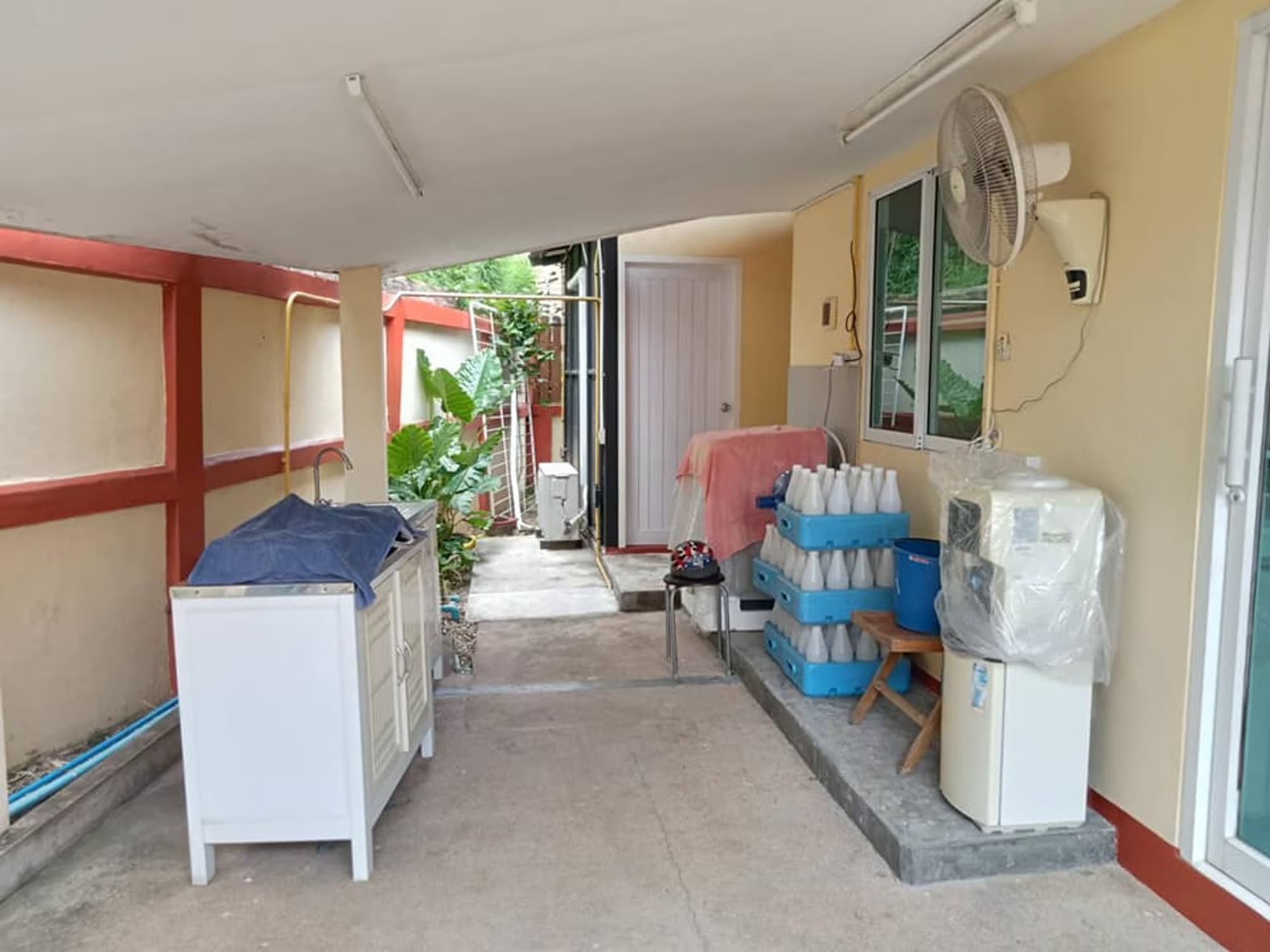 4 Bed House for Rent in San Sai - Image 4