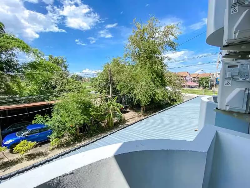 1 Bedroom Condo