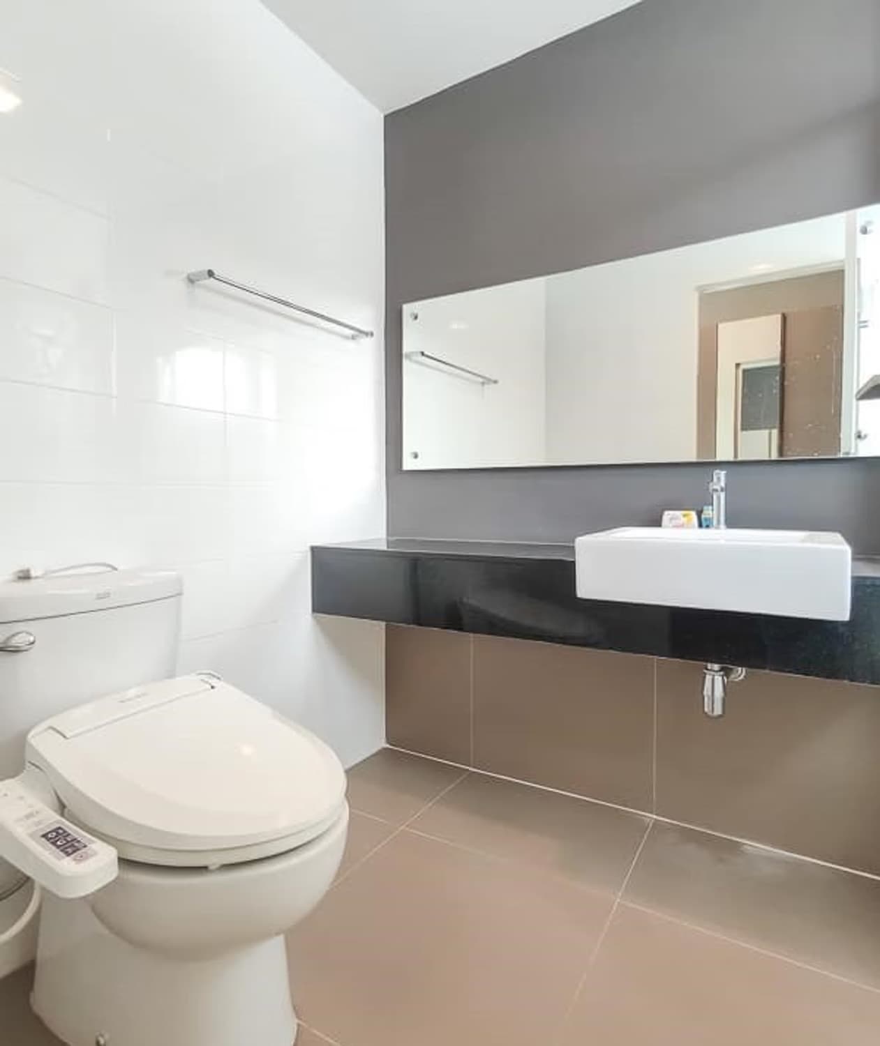 4 Bedroom House - Image 22