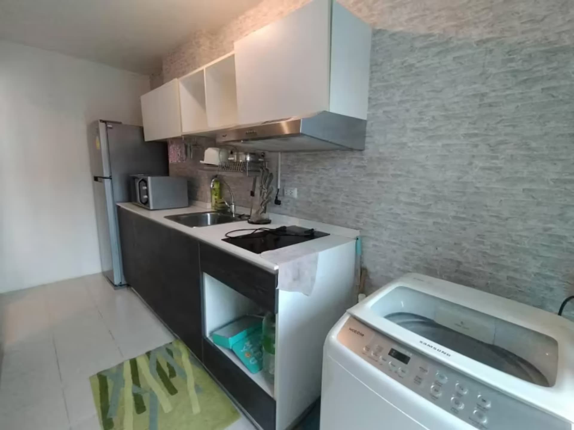 1 Bedroom Condo - Image 1
