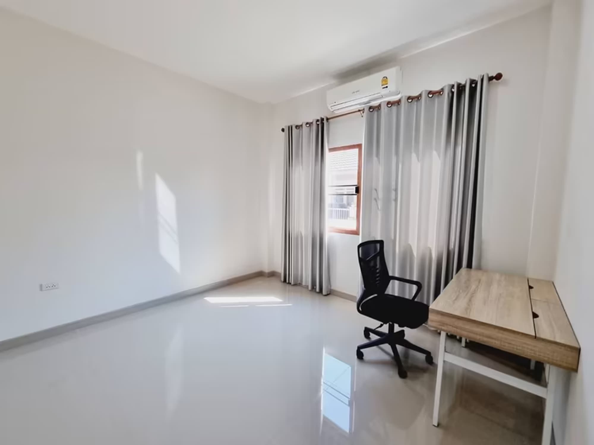 House For Sale/Rent - Image 12