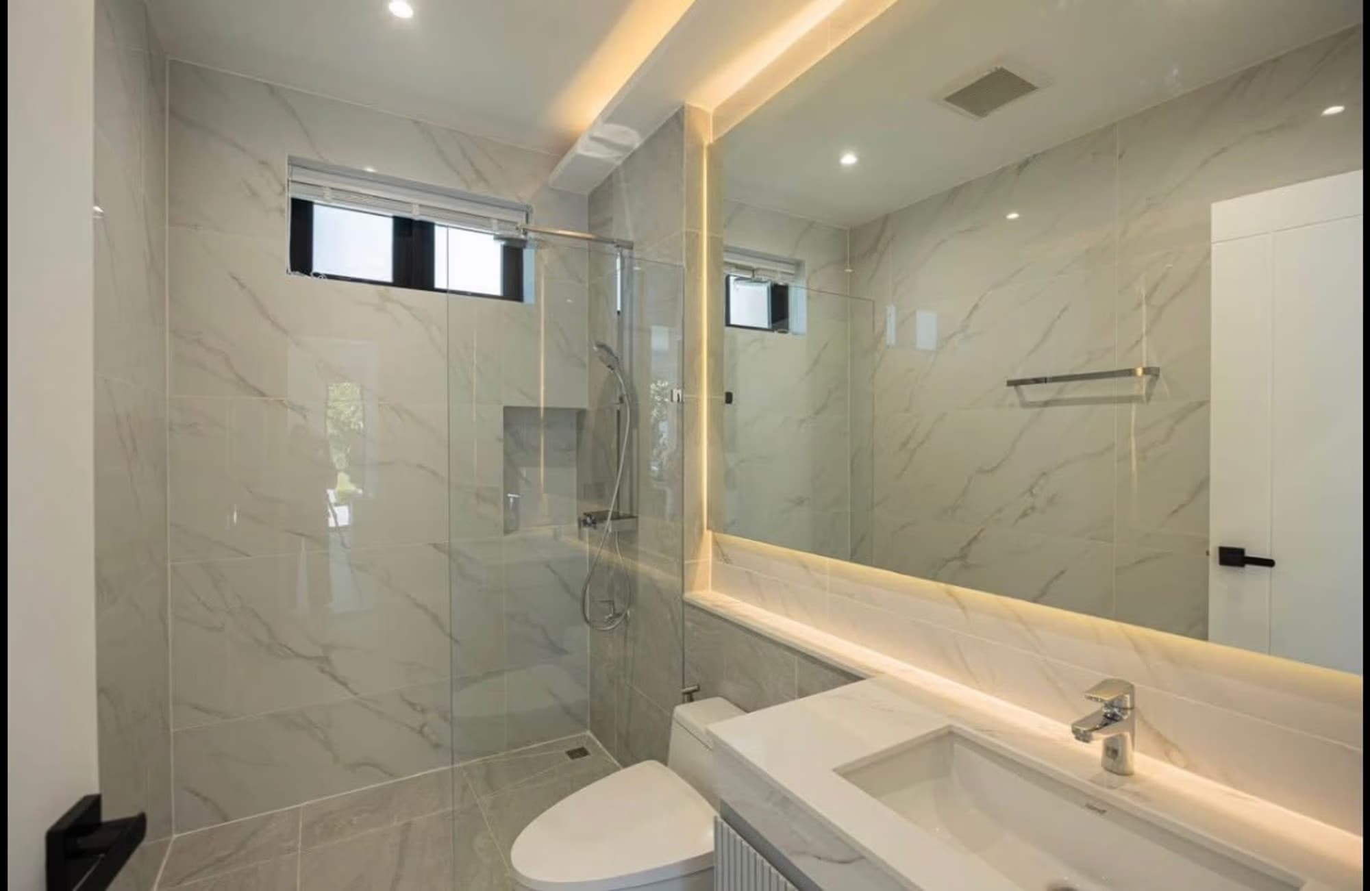 4 Bed House for Rent in Mueang Chiang Mai District - Image 11