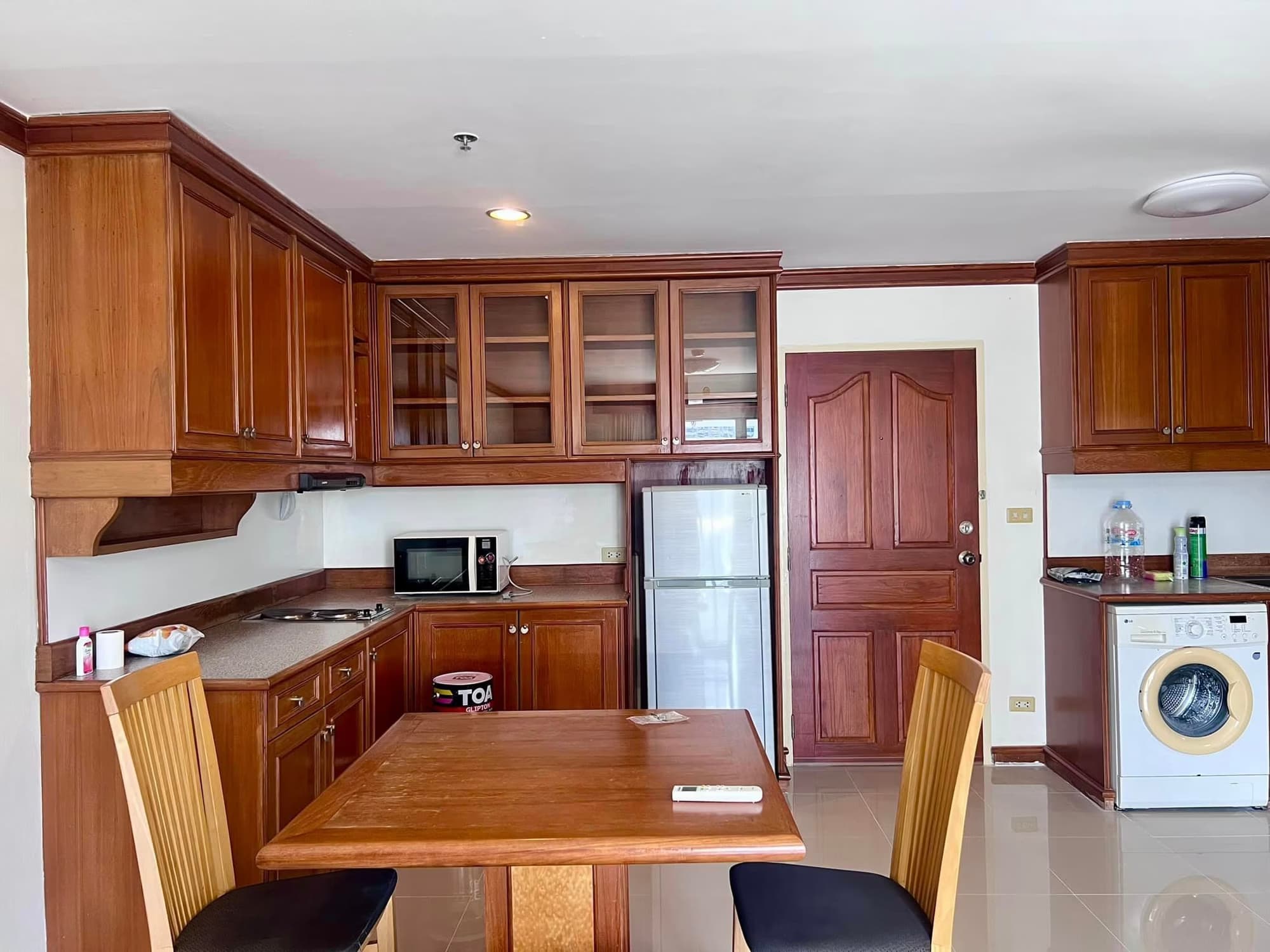 1 Bed Condo for Sale in Bang Rak - Image 2
