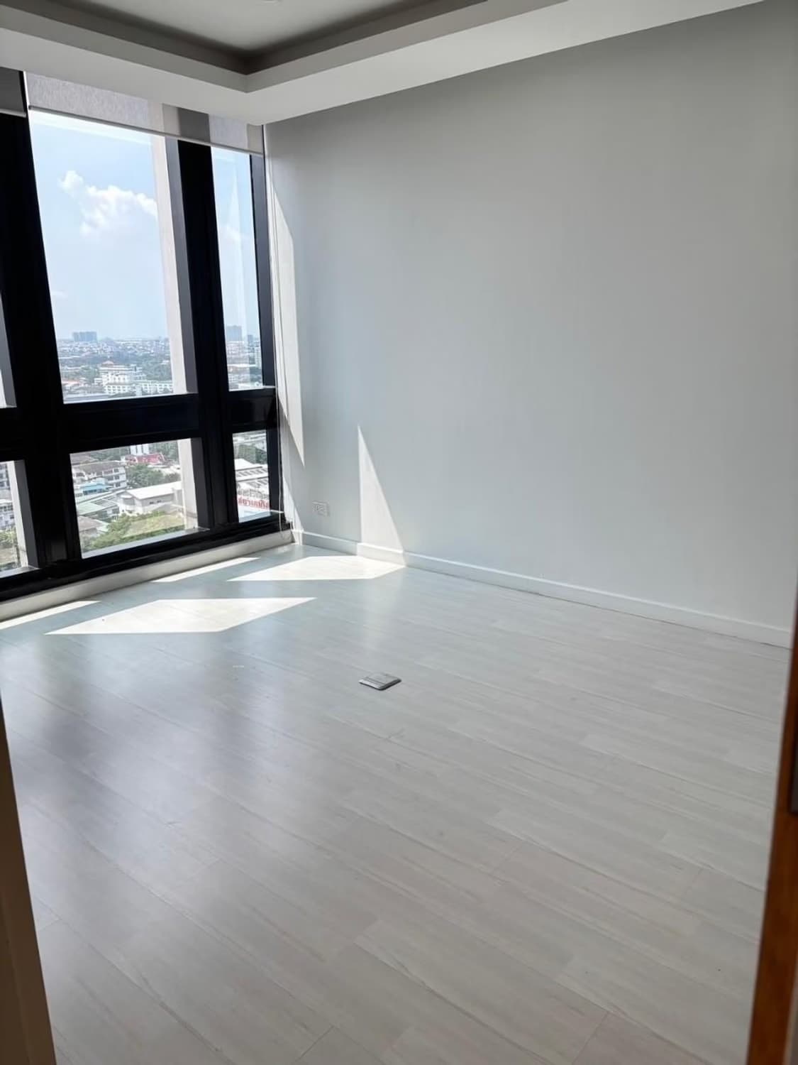 Studio Commercial for Rent in Bang Na - Image 6