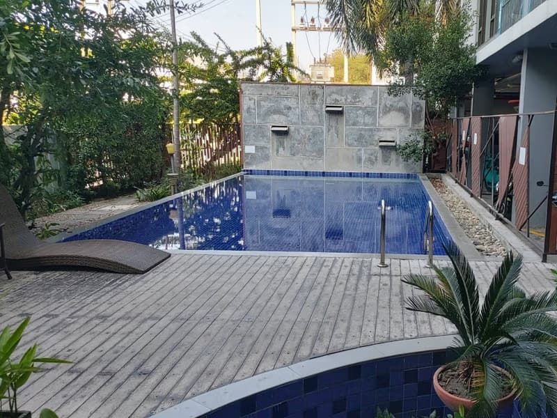 1 Bedroom Condo