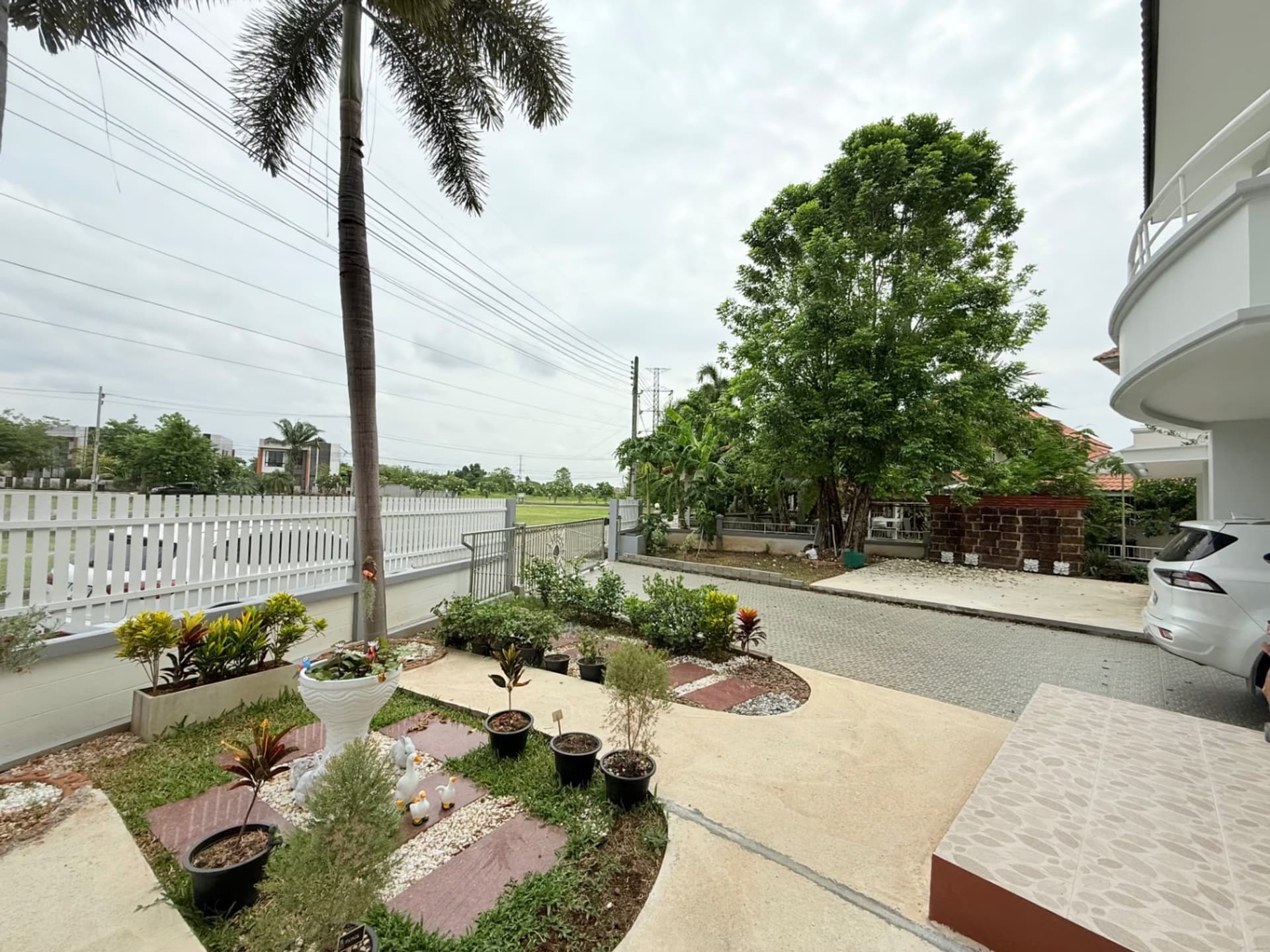 5 Bed House for Rent and Sale in Hang Dong - Image 3