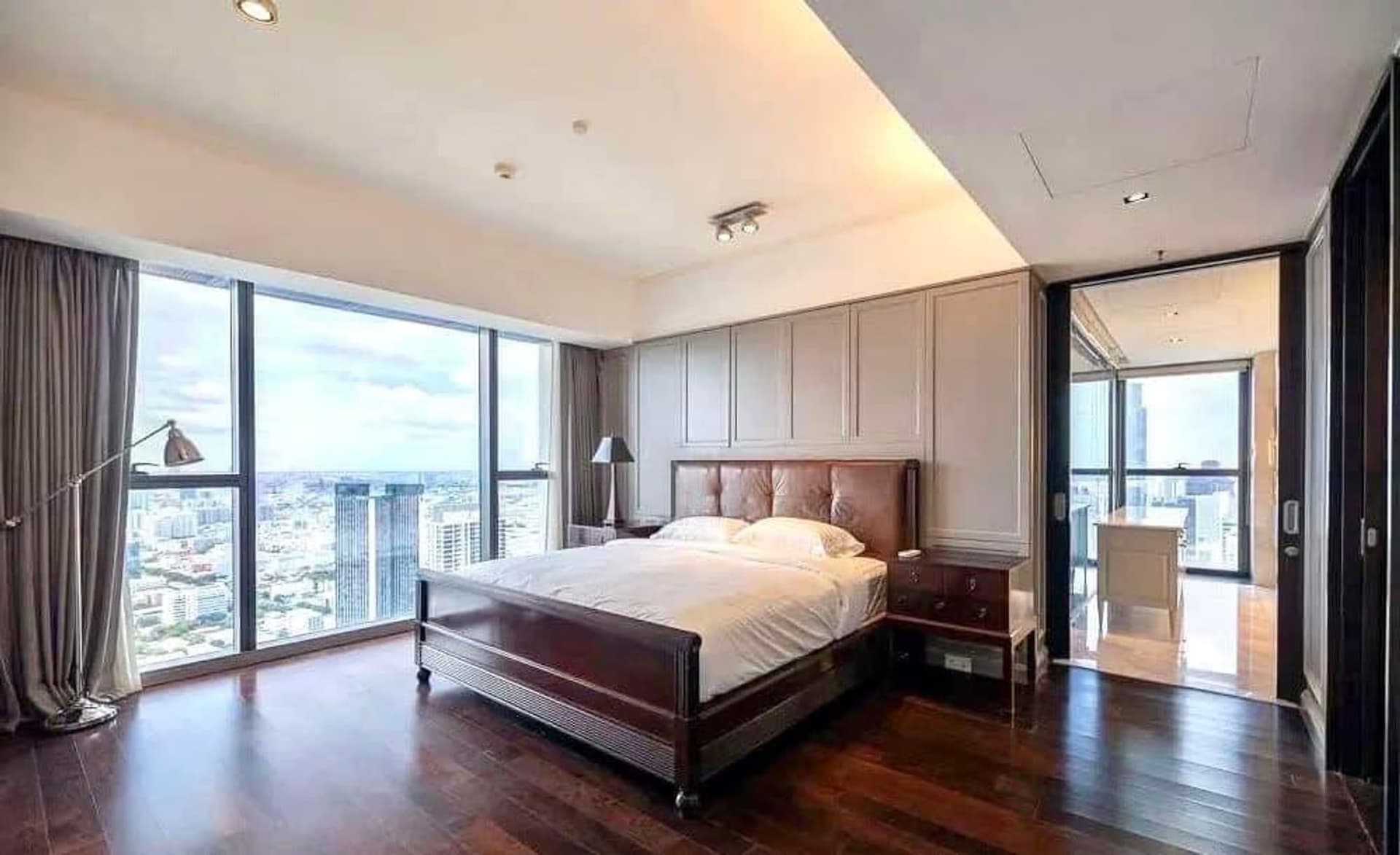 4 Bed Condo for Rent in Sathon - Image 13