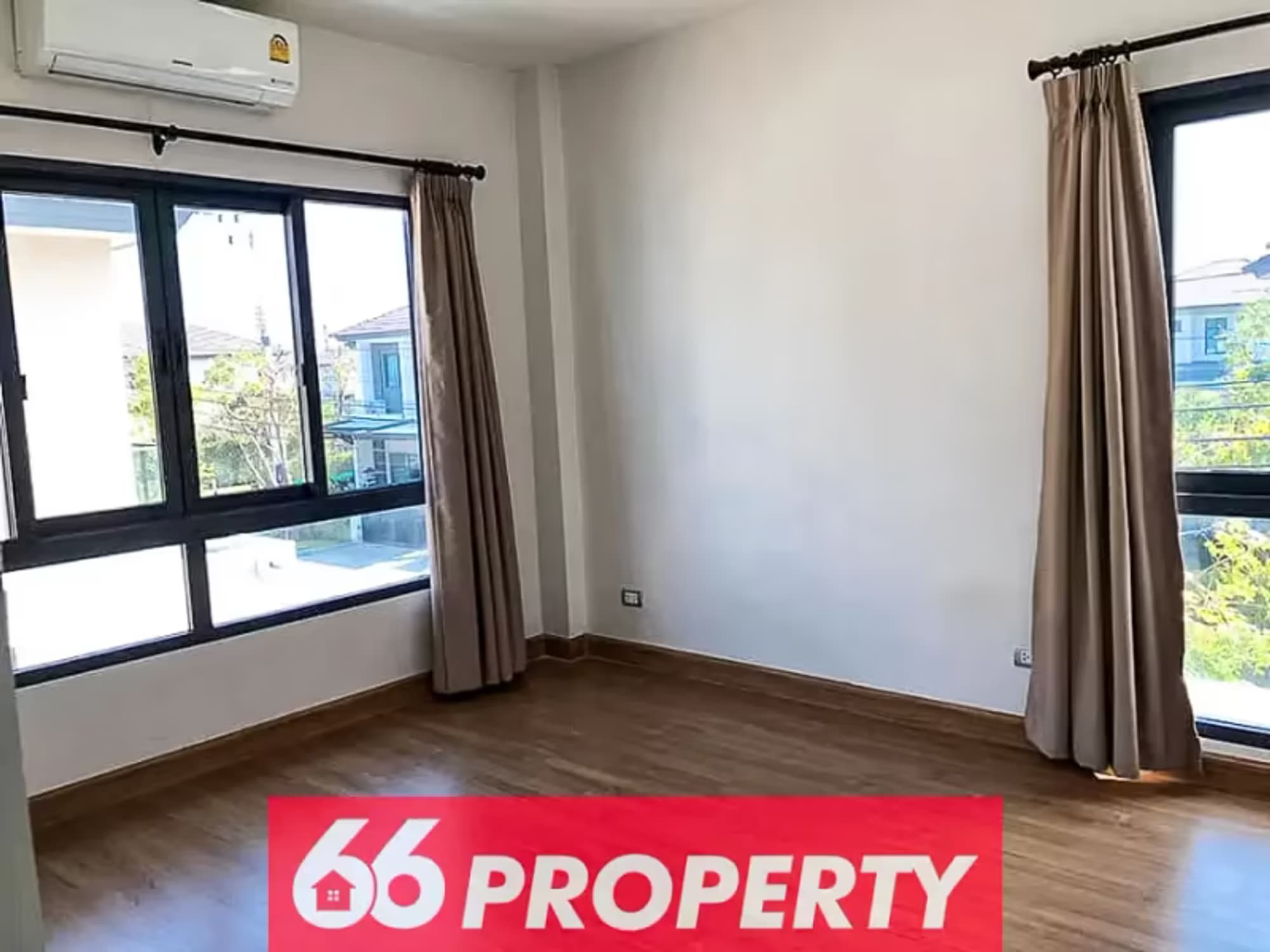 4 Bedroom House - Image 11