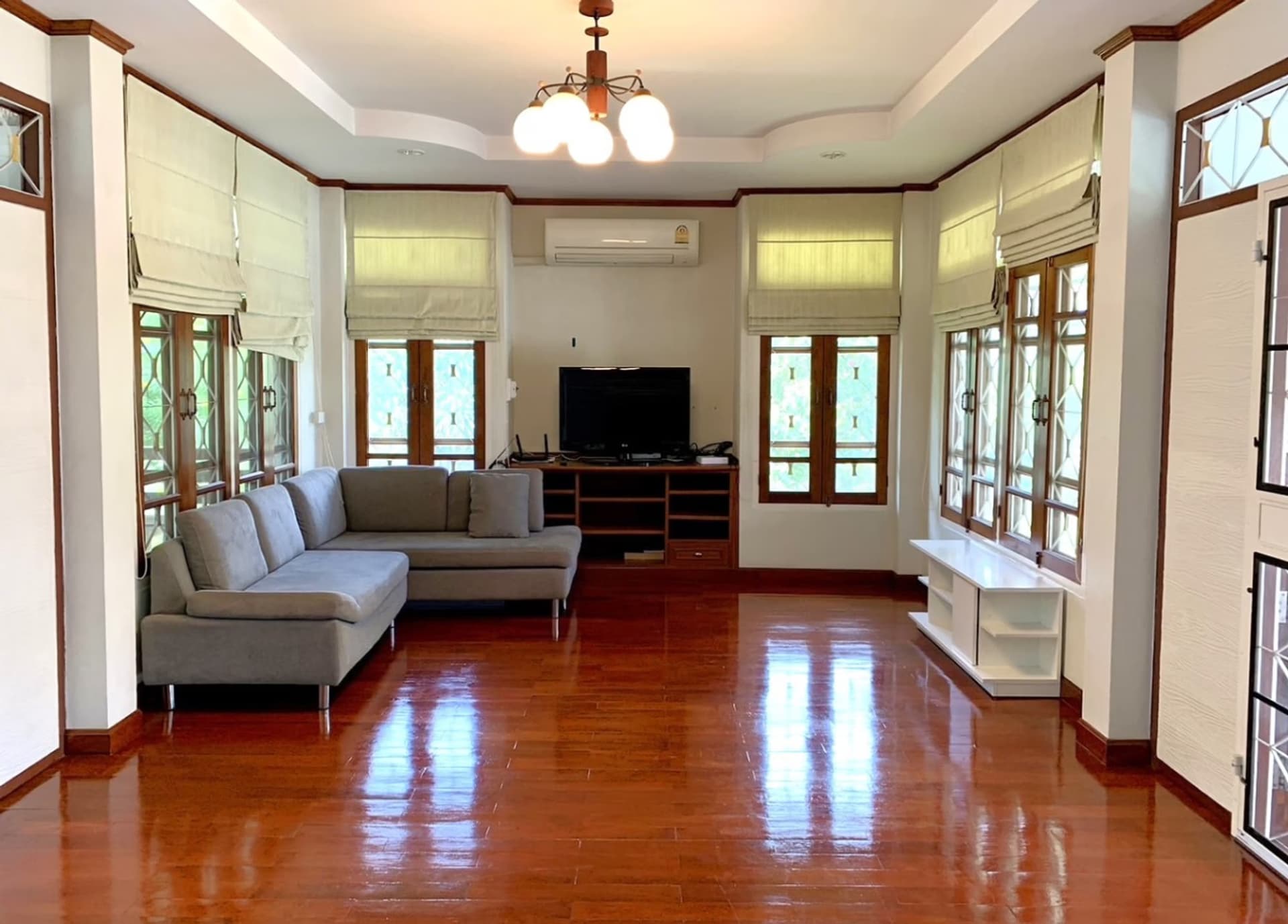 3 Bed House for Rent and Sale in Mueang Chiang Mai District - Image 2