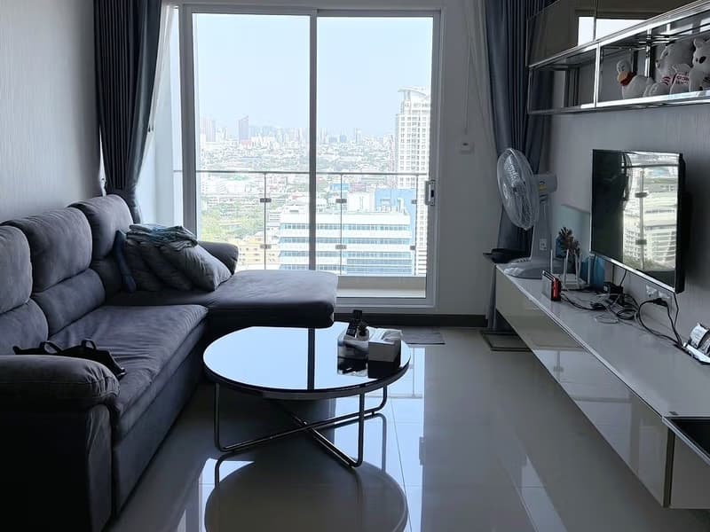 1 Bed Condo for Sale in Ratchathewi