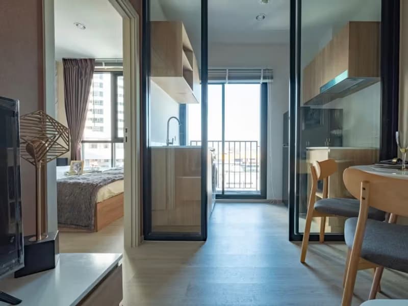 1 Bedroom Condo