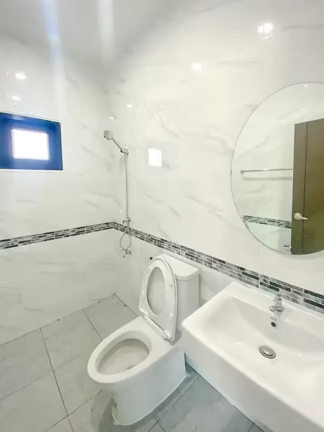 4 Bedroom House - Image 6