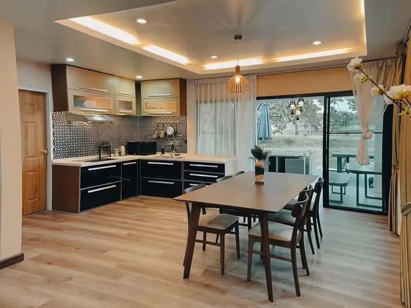 5 Bedroom House