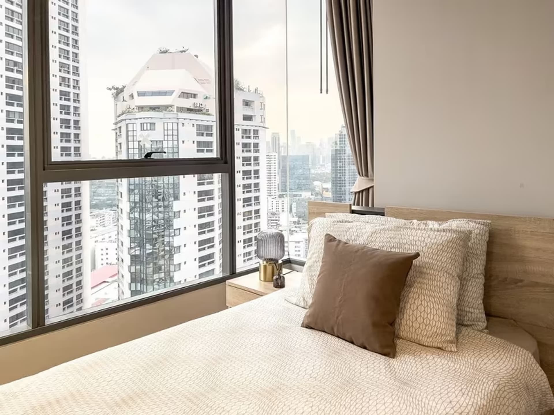 Condo for Rent at The Lumpini 24 - Image 12