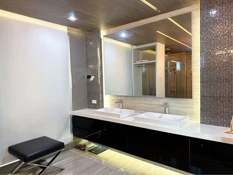 3 Bed Condo for Rent in Khlong Toei