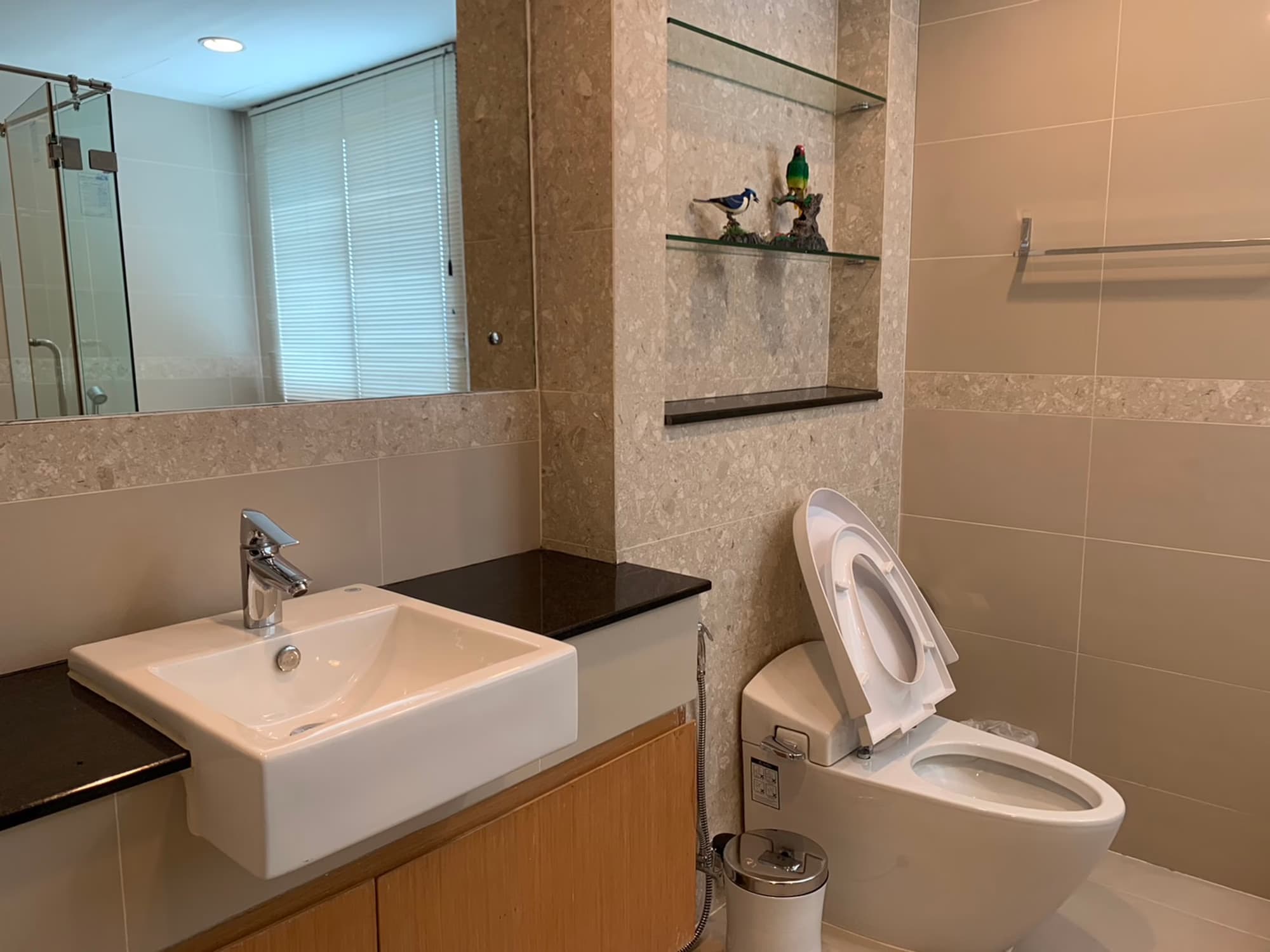 Condo for Rent at The Crest Ruamrudee - Image 18