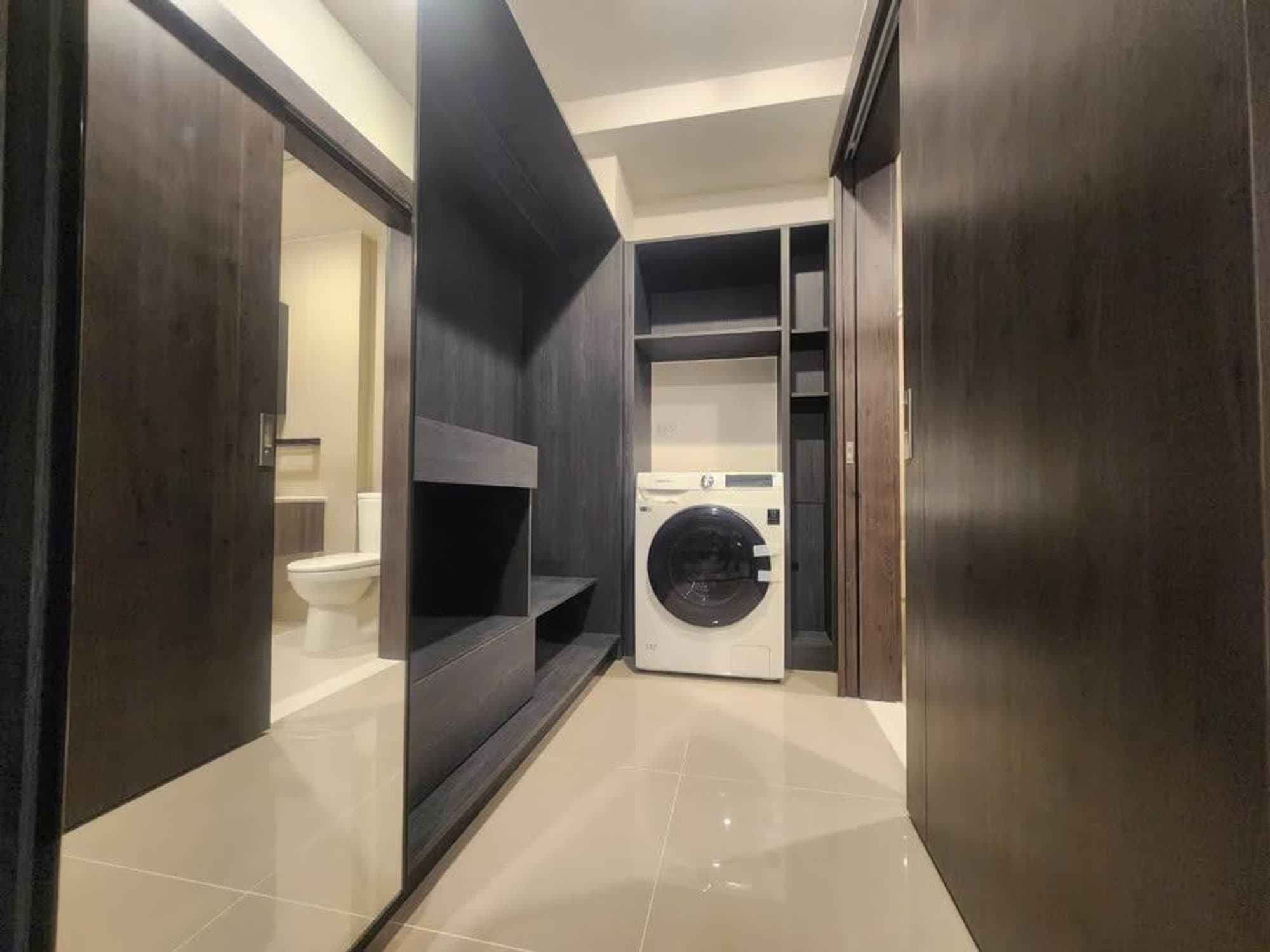1 ห้องนอน คอนโด สำหรับ จำหน่าย ใน Huai Khwang - Image 4